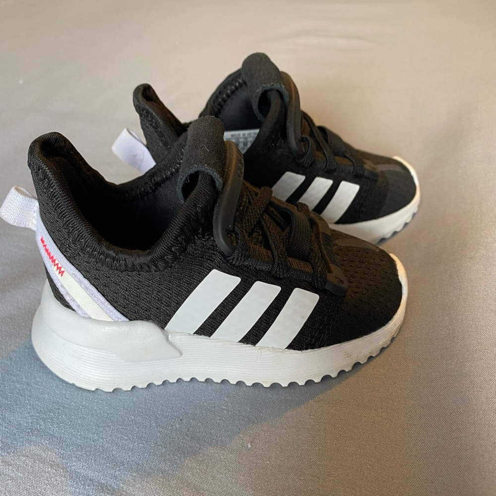 Adidas infant running shoes